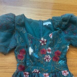 Ivy City Co - Floral Embroidered Dress size xs
